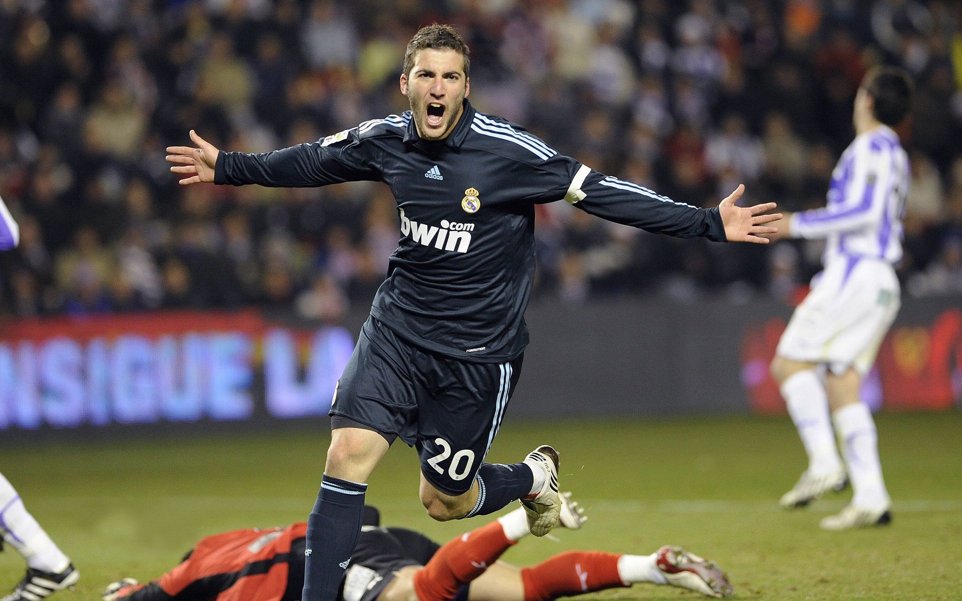 年度焦点之战之夜，弗拉霍维奇，在沉默中爆发的完美艺术